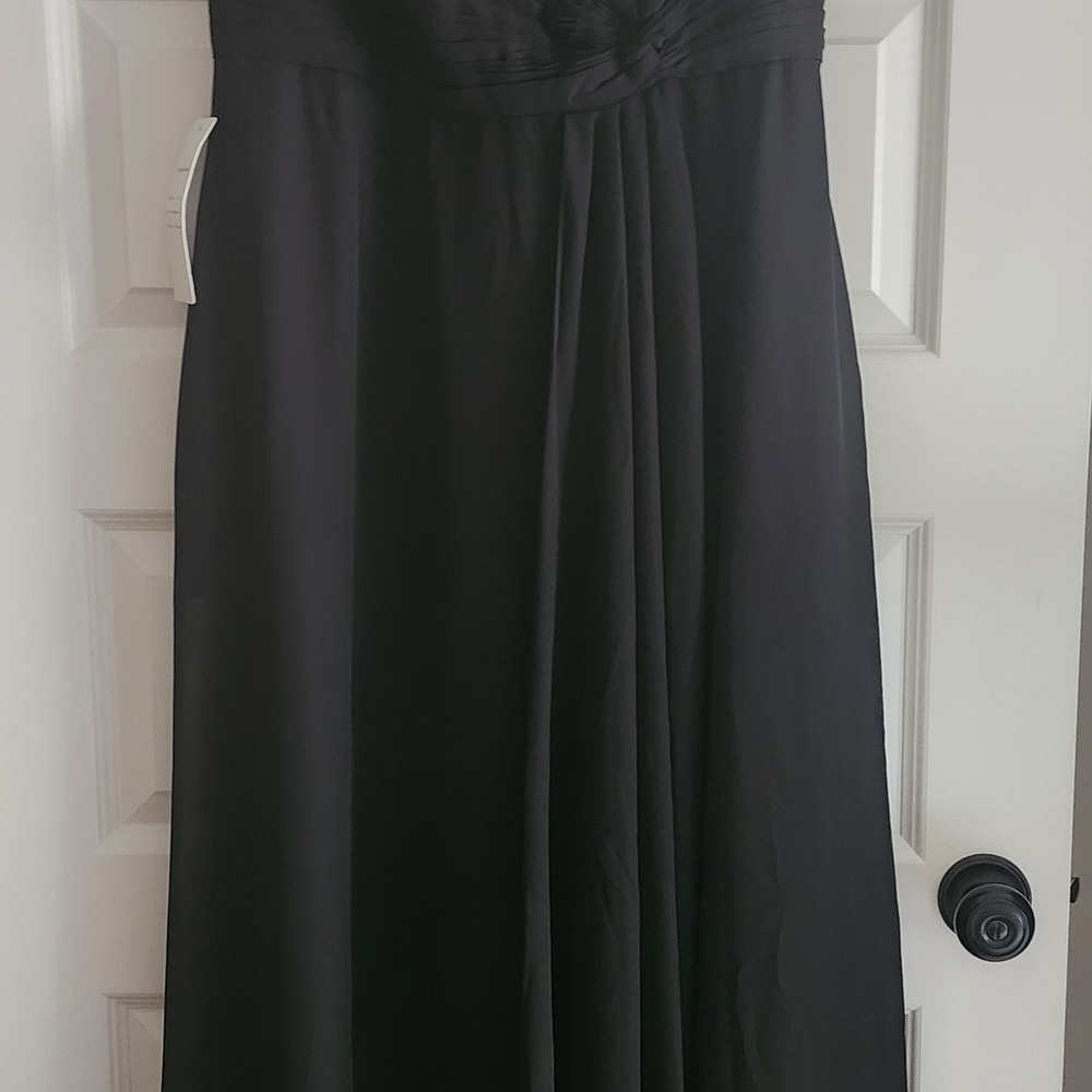 Elegant Black Strapless Gown